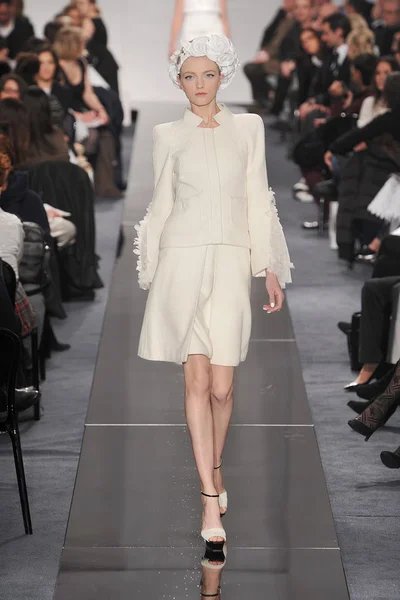 Look 5